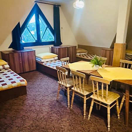 Miedzynarodowe Schronisko Mlodziezowe Ptsm Szarotka Vandrarhem Zakopane Exteriör bild