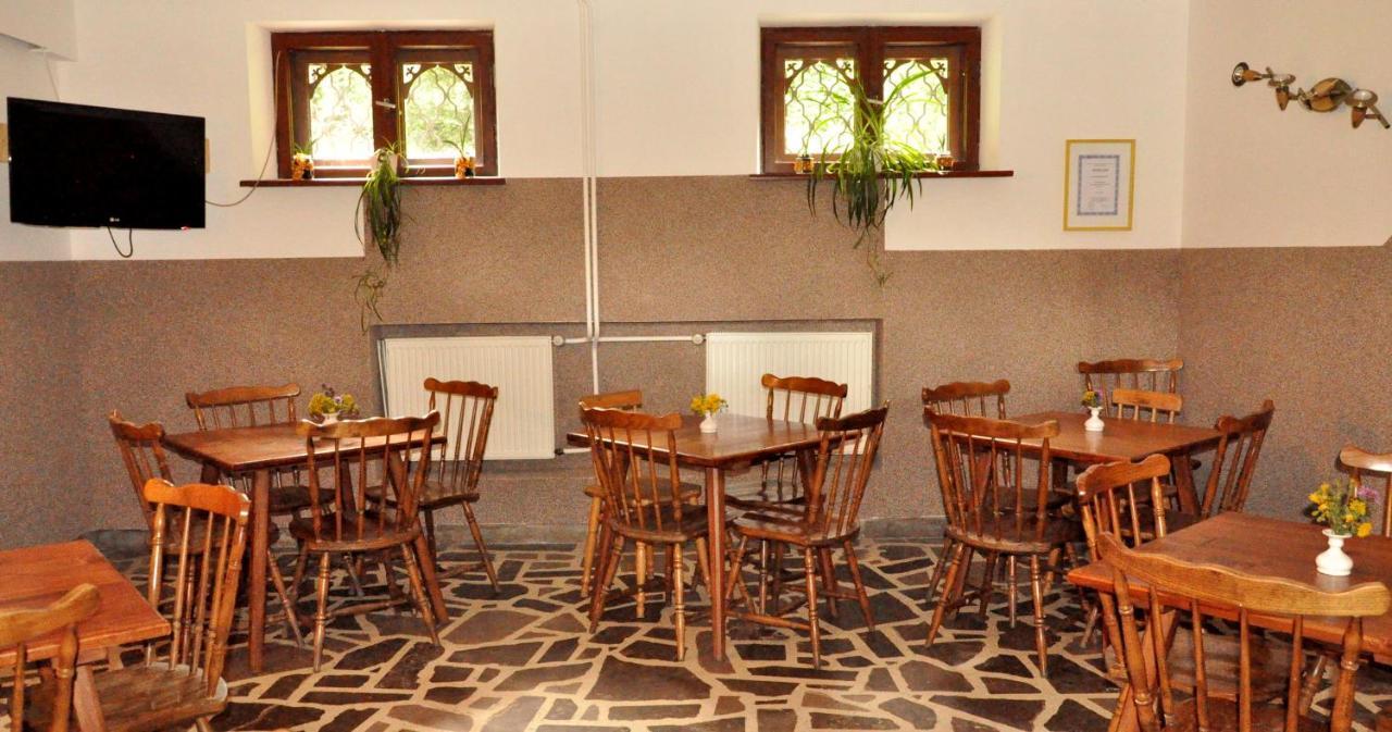 Miedzynarodowe Schronisko Mlodziezowe Ptsm Szarotka Vandrarhem Zakopane Exteriör bild