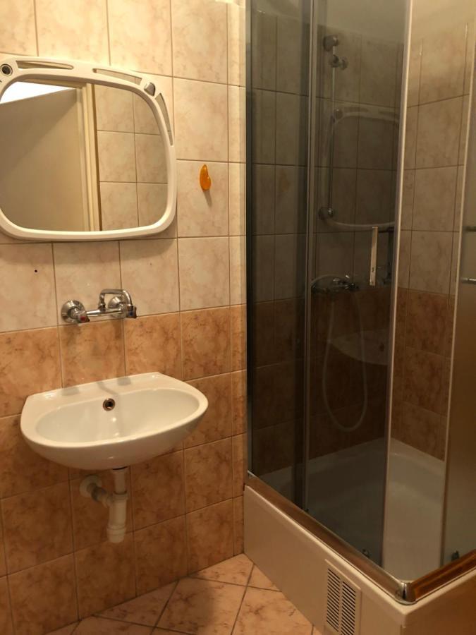 Miedzynarodowe Schronisko Mlodziezowe Ptsm Szarotka Vandrarhem Zakopane Exteriör bild