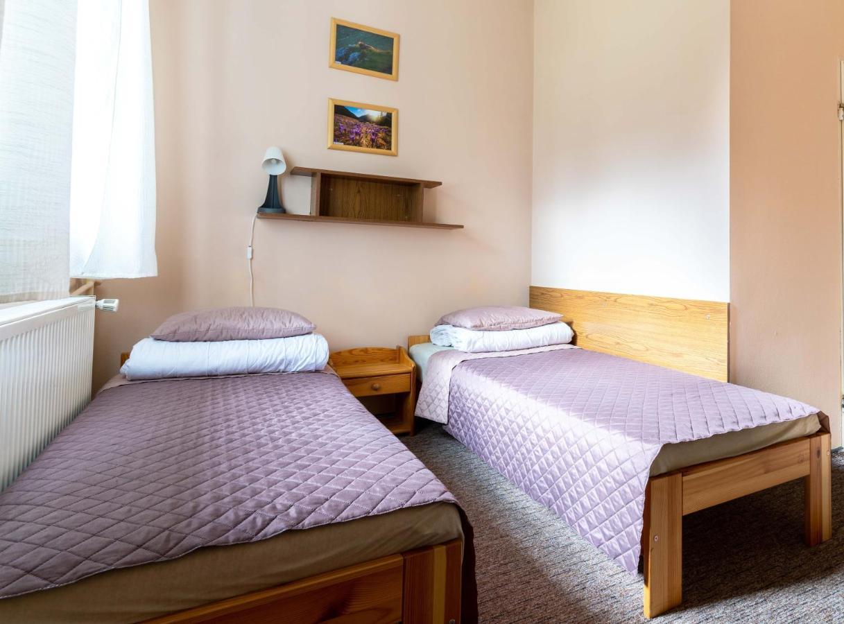 Miedzynarodowe Schronisko Mlodziezowe Ptsm Szarotka Vandrarhem Zakopane Exteriör bild