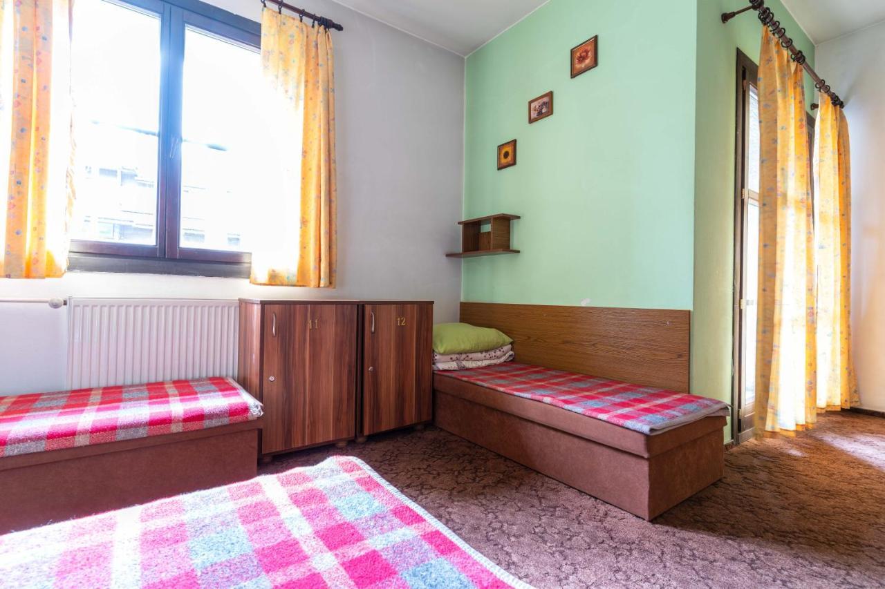 Miedzynarodowe Schronisko Mlodziezowe Ptsm Szarotka Vandrarhem Zakopane Exteriör bild