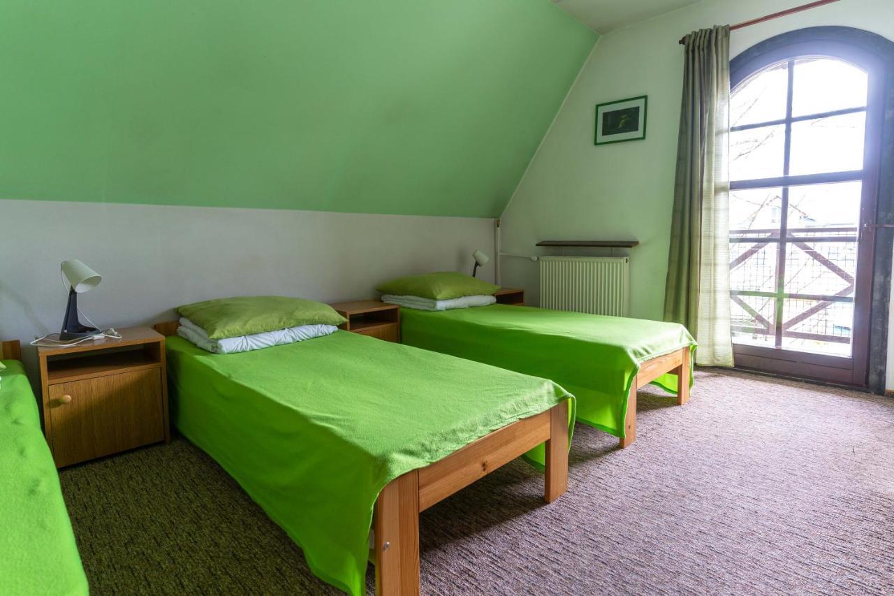 Miedzynarodowe Schronisko Mlodziezowe Ptsm Szarotka Vandrarhem Zakopane Exteriör bild
