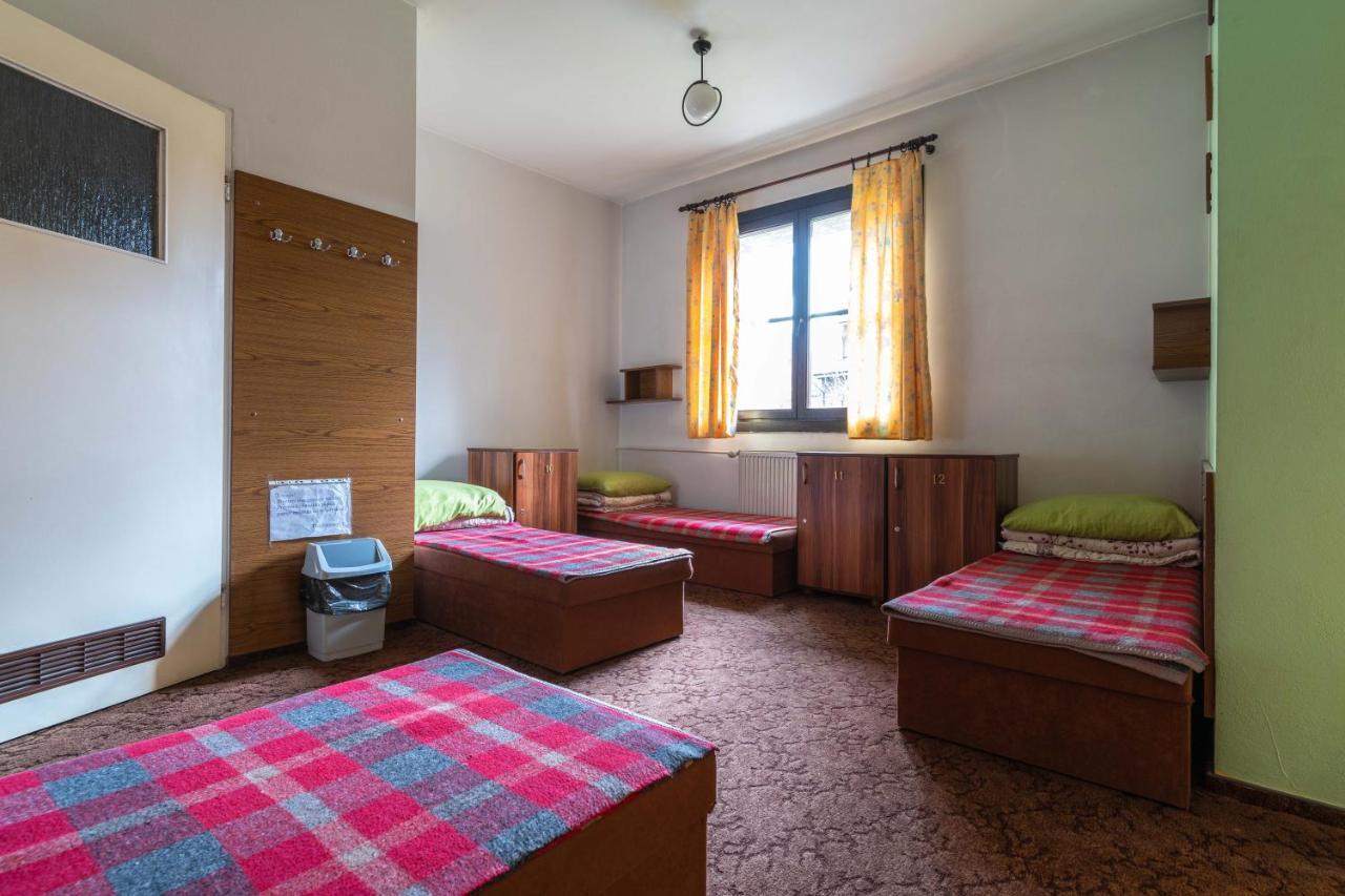 Miedzynarodowe Schronisko Mlodziezowe Ptsm Szarotka Vandrarhem Zakopane Exteriör bild