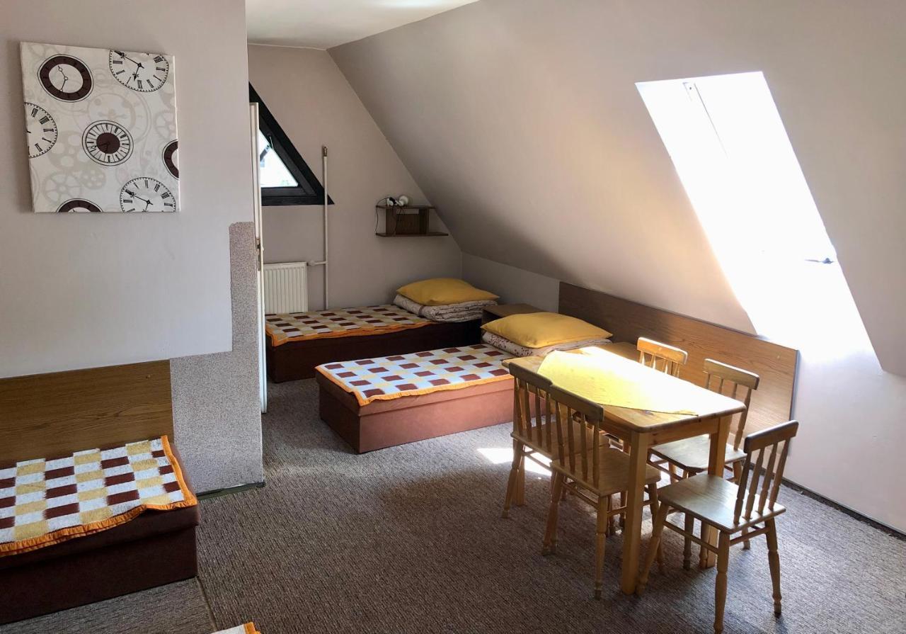 Miedzynarodowe Schronisko Mlodziezowe Ptsm Szarotka Vandrarhem Zakopane Exteriör bild