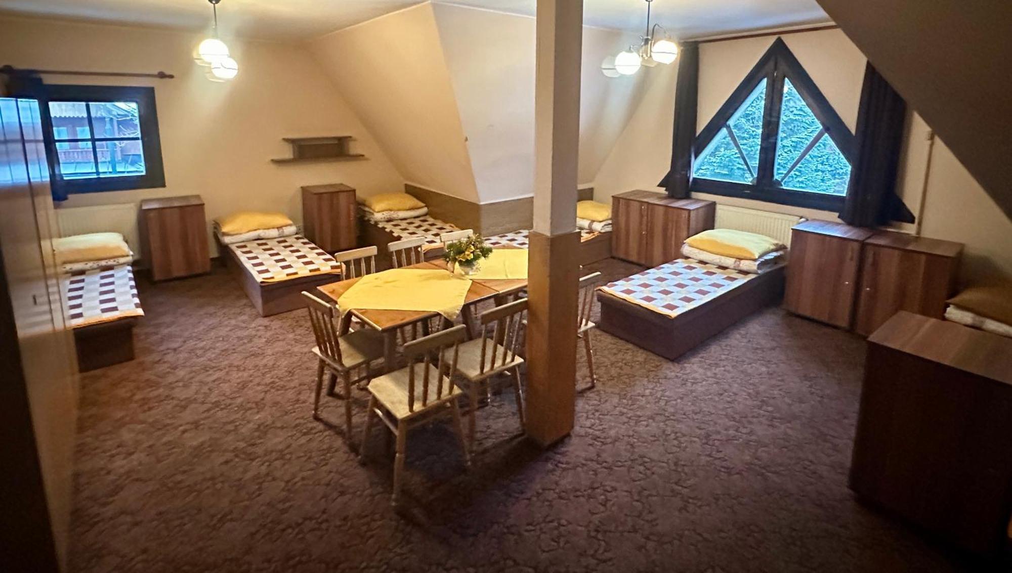 Miedzynarodowe Schronisko Mlodziezowe Ptsm Szarotka Vandrarhem Zakopane Exteriör bild
