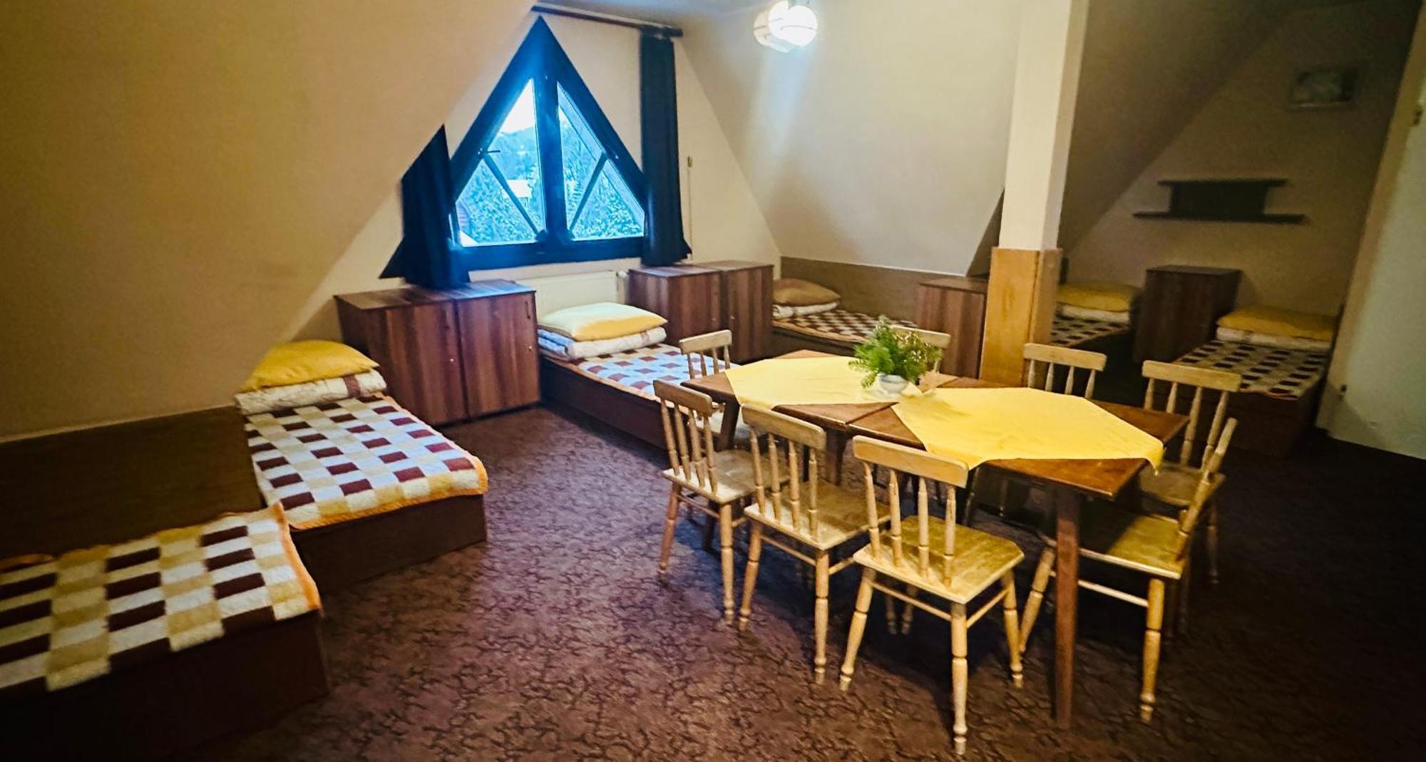 Miedzynarodowe Schronisko Mlodziezowe Ptsm Szarotka Vandrarhem Zakopane Exteriör bild